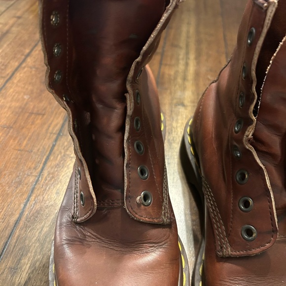 Vintage Dr. Martens Made in England 1460 8-Eye Boots Brown Leather Women’s 7 - Picture 11 of 16